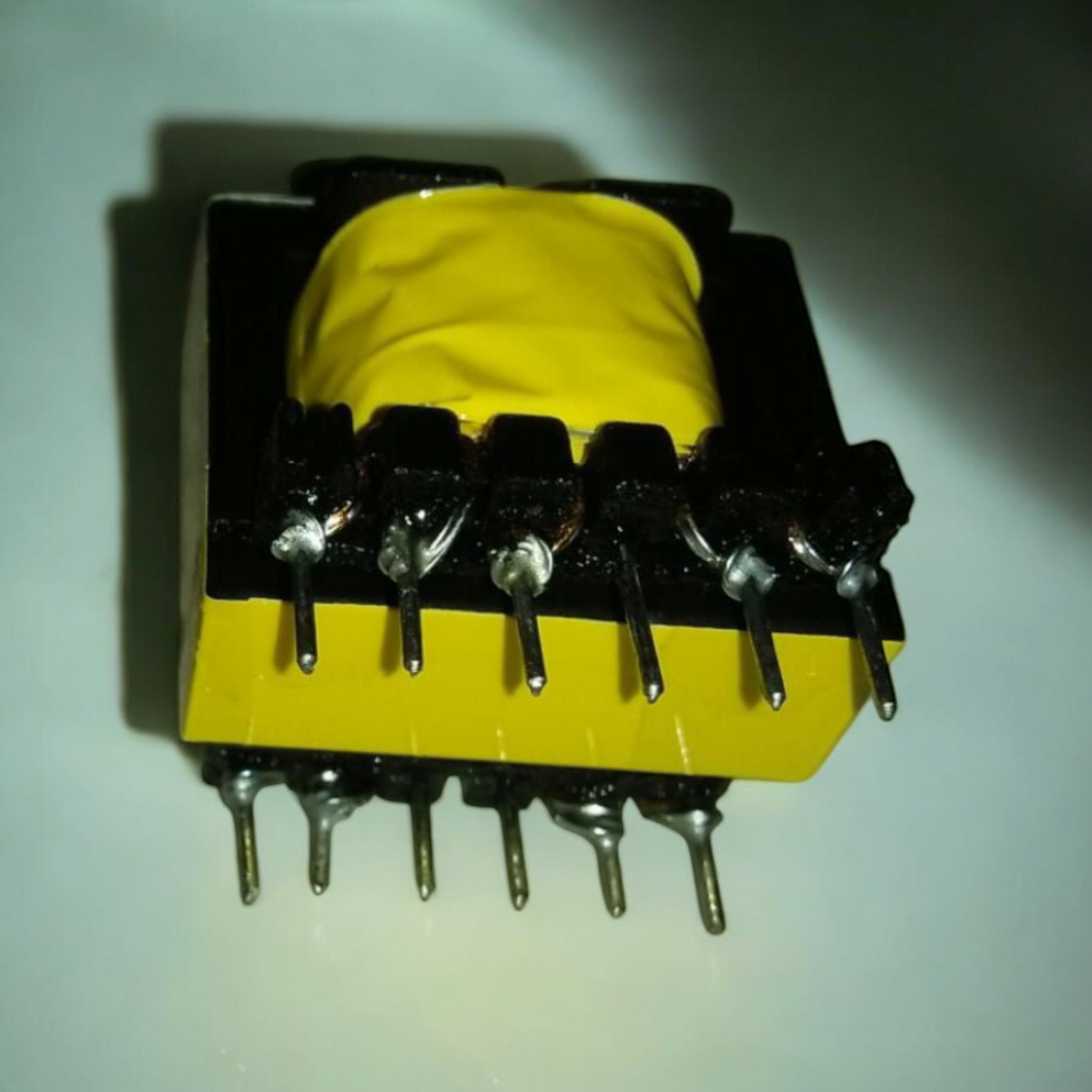 EI 33, 12V 5A